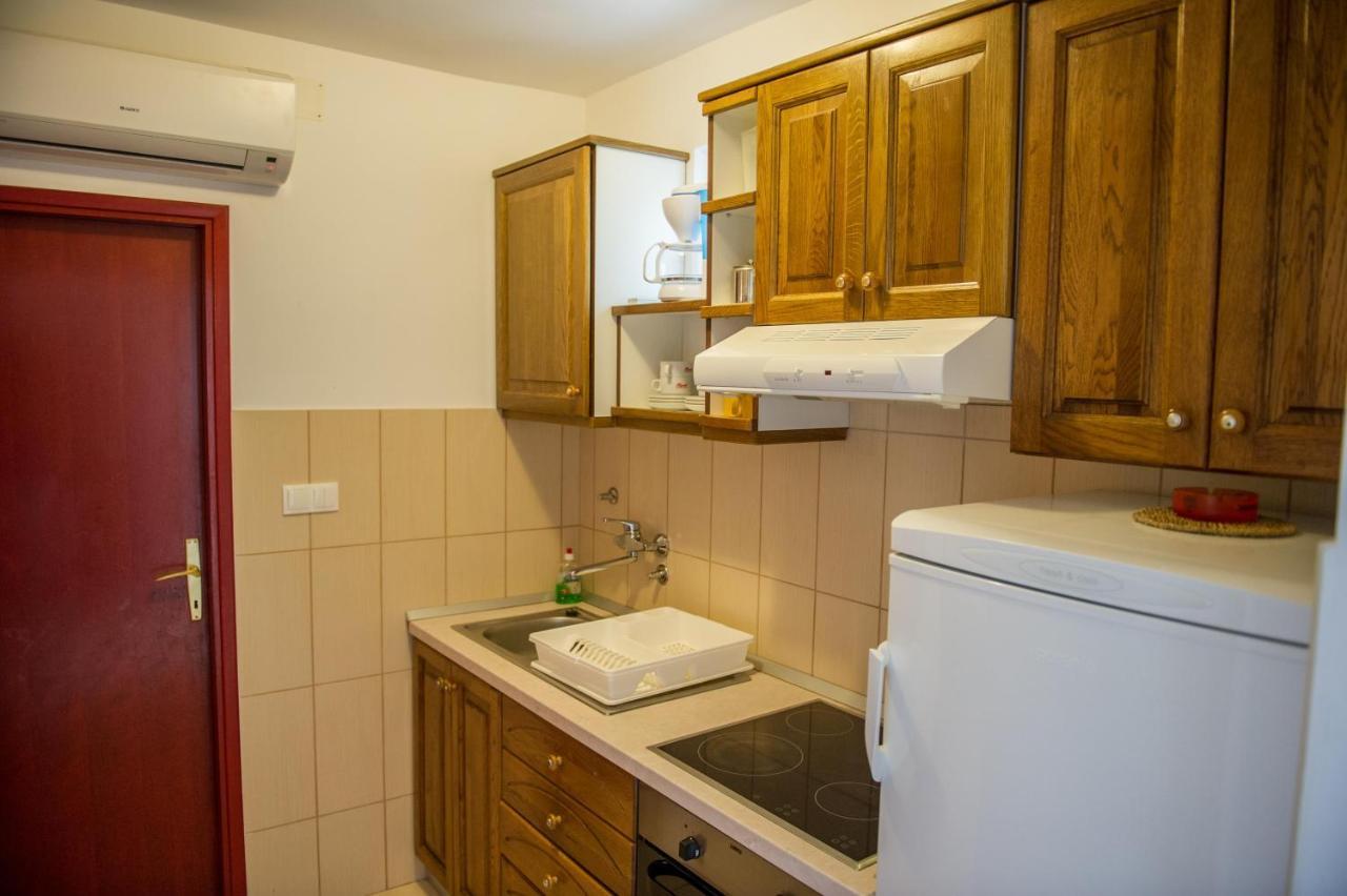 Apartments Skarpa 1601 Rogoznica  Exterior foto